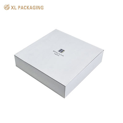 comprare Scatola cosmetica a chiusura magnetica di lusso con cartone rigido e base bianca minimalista per imballaggi regalo per la cura della pelle fabbricazione online