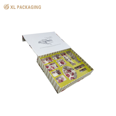 Custom Elegant Inside White Color Printing Magnetic SkinCare Imballaggio 157gm Artpaper Imballaggio Cosmetico Box
