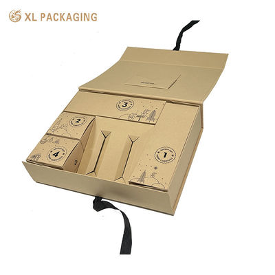 Scatola regalo in carta kraft pieghevole ecocompatibile con vassoio inclinato e chiusura a nastro