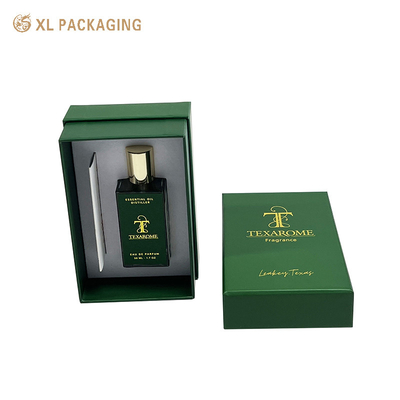 Ingrosso Casse regalo di lusso su misura Capo confezionamento per profumi, cosmetici per la cura della pelle cartone ecologico con incisione in oro chiusura magnetica ordini in blocco per marchi e rivenditori