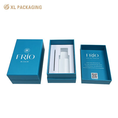Scatola per profumi personalizzata con inserto di schiuma.