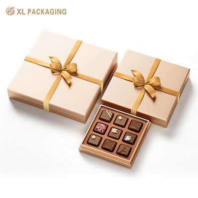 Imballaggio CMYK personalizzato in rilievo Capo di cioccolato per caramelle Artpaper Box con base a nastro
