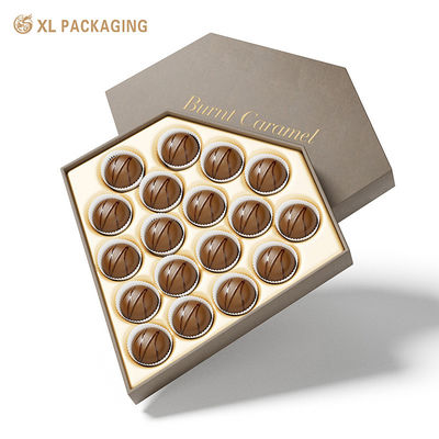 Scatola di cioccolato personalizzata da 18 pezzi a forma di diamante con vassoio per alimenti in oro di lusso per confezioni di cioccolato premium