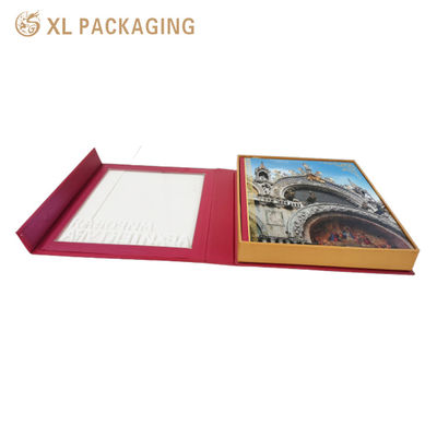 Set di libri d'arte di lusso e libri di architettura con scatola regalo con finestra trasparente, rilegatura cucita e finitura in lamina d'oro