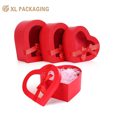 Scatola regalo a forma di cuore di lusso con cartone rigido da 2 mm, finestra in PET a forma di cuore e nastro di satinato rosso per San Valentino